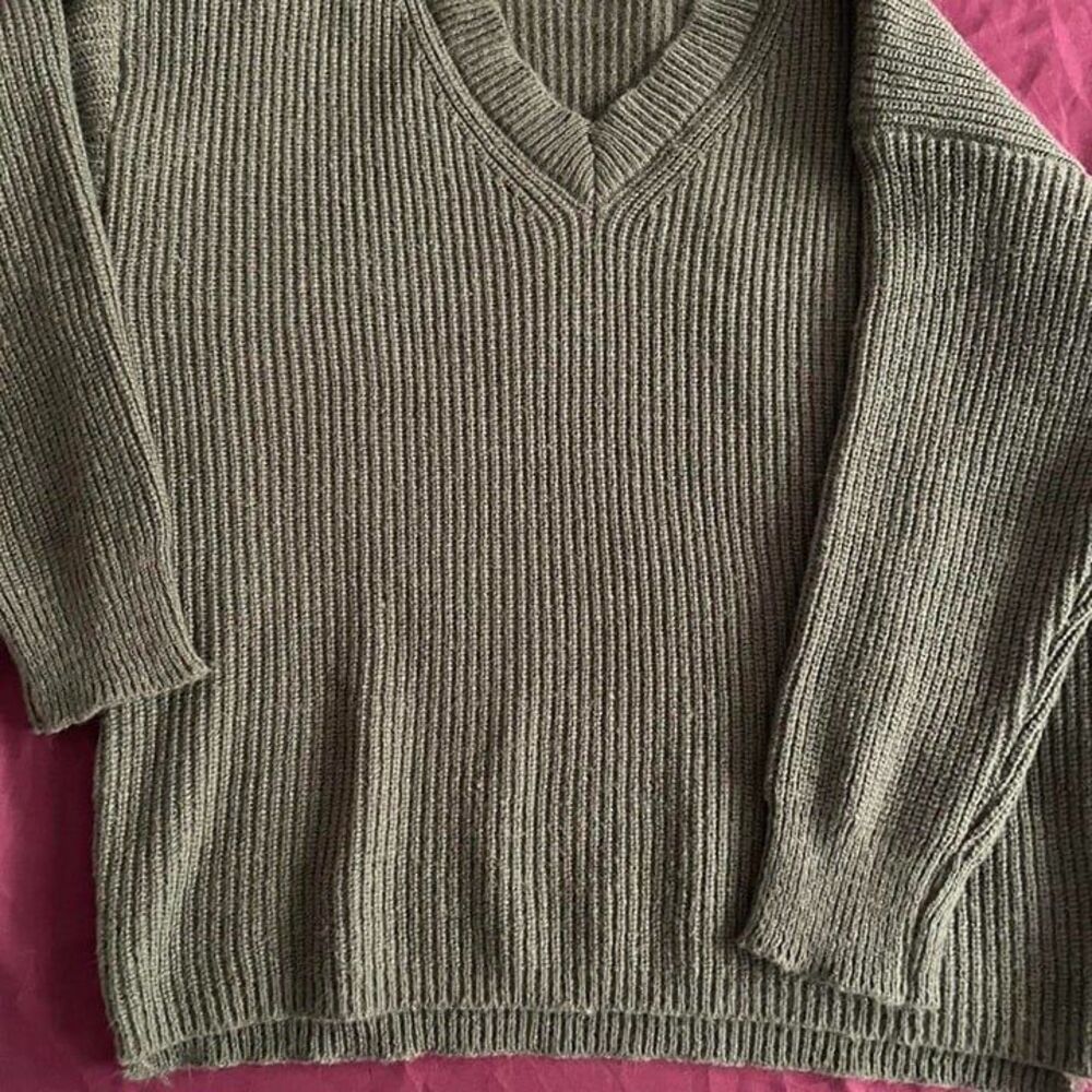 Jon & Anna green V neck sweater